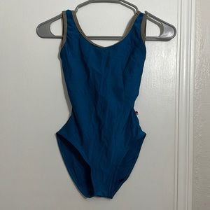 Yumiko: Veronique. Body: N-Ottanio with N-Planet trim. Size: small